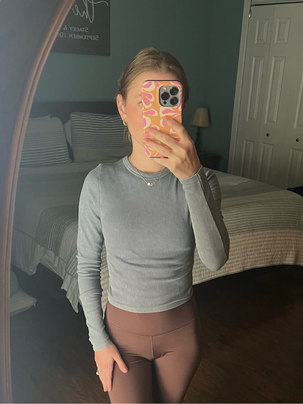 Slim Fit Long-Sleeve Crewneck active wear Top